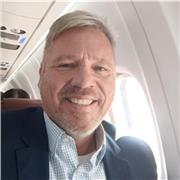 Quieres mejorar tu forma de vivir, sentirte con más energía y disfrutar de una vida más alegre?
Entonces, soy el entrenador person